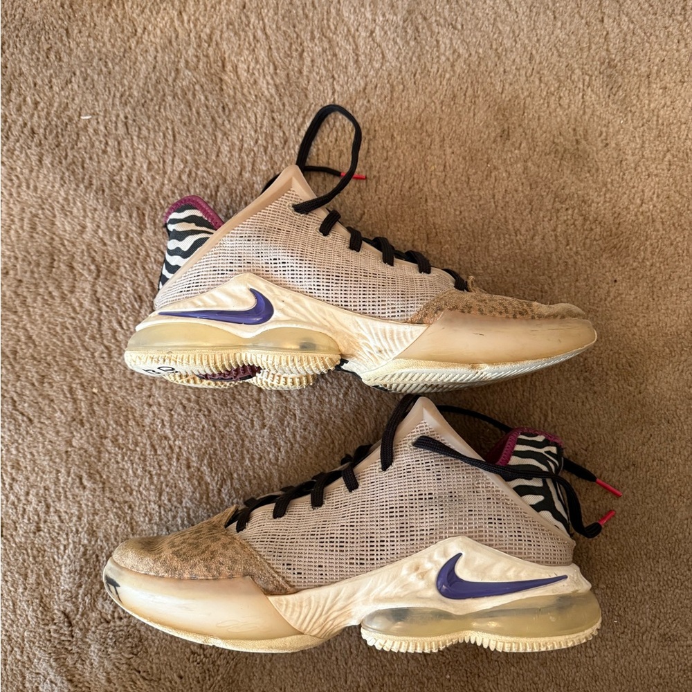 Nike LeBron 19 Low Safari